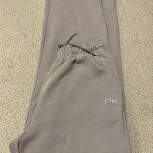Alo Accolade Sweatpants in Gravel